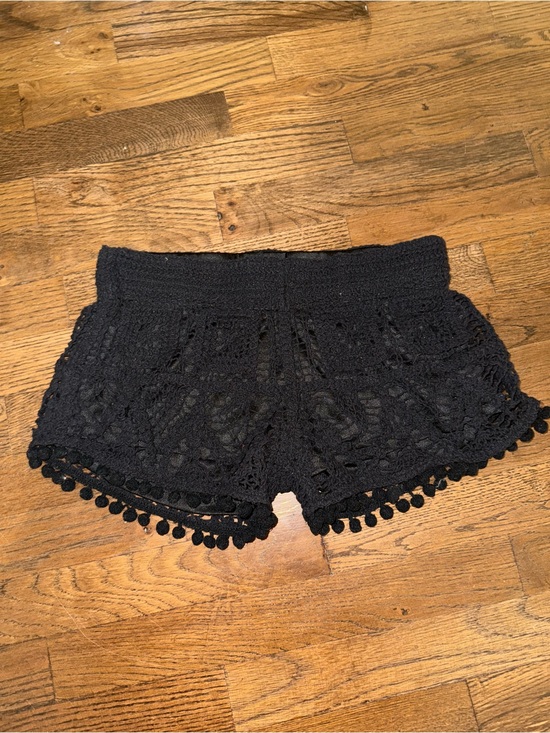 Surf Gypsy Pants - Surf Gypsy Black Crochet Scallop Hem Shorts